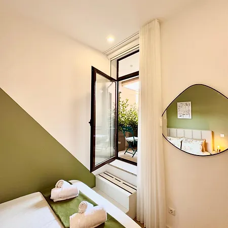 Lili's Garden Priv Terrace Two Flats Laundry By Mymoradia