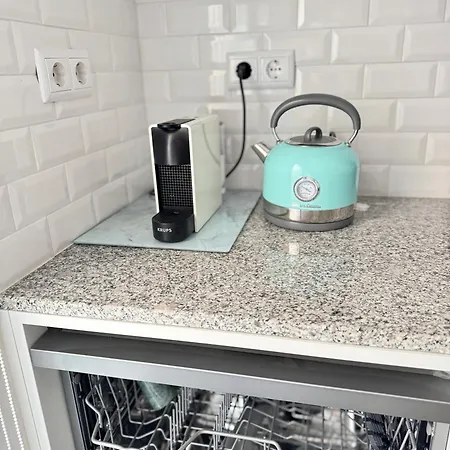 Old - Tiny House & Luxury Garden By Mymoradia *