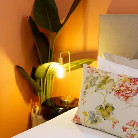 Old - Tiny House & Luxury Garden By Mymoradia