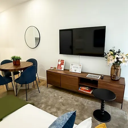 Old - Tiny House & Luxury Garden By Mymoradia