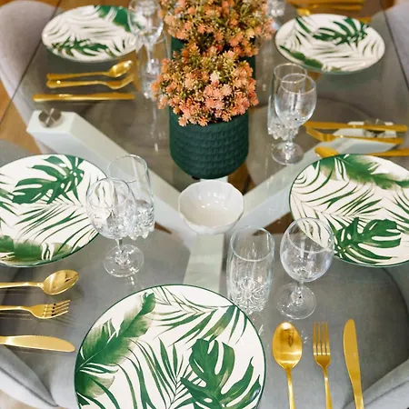 Old - Tiny House & Luxury Garden By Mymoradia דירה