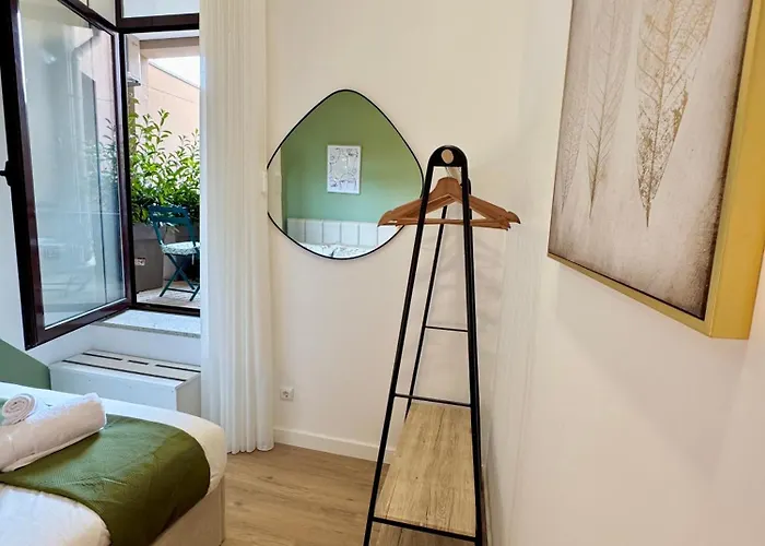 Lili'S Garden Priv Terrace Two Flats Laundry By Mymoradia *