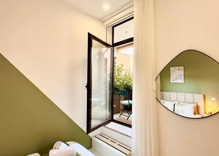 Lili's Garden Priv Terrace Two Flats Laundry By Mymoradia