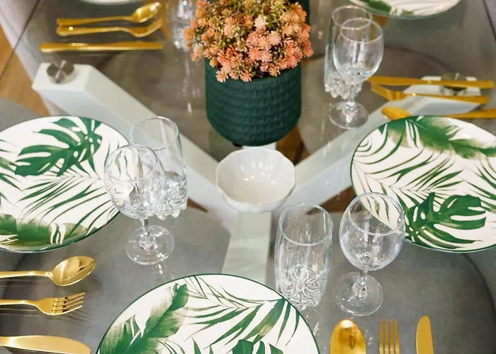 Lili'S Garden Priv Terrace Two Flats Laundry By Mymoradia Διαμέρισμα