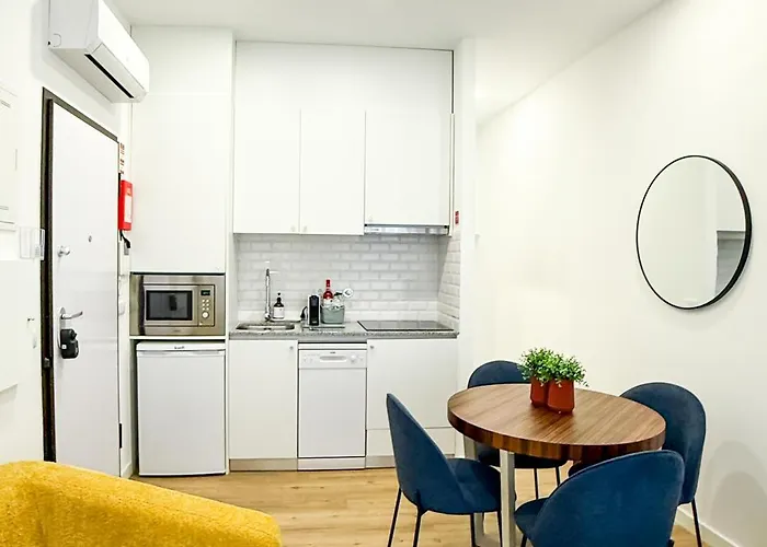 Apartman Lili's Garden Priv Terrace Two Flats Laundry By Mymoradia