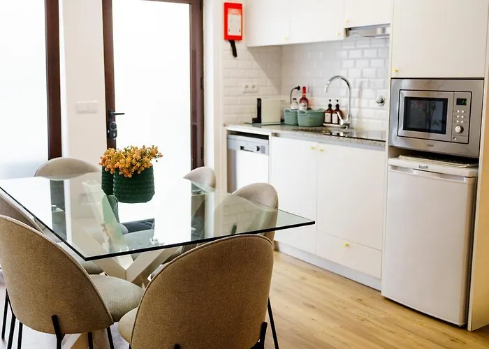 Lili's Garden Priv Terrace Two Flats Laundry By Mymoradia Porto