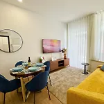 Appartement Lili's Garden Priv Terrace Two Flats Laundry By Mymoradia Porto