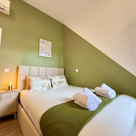 Apartament Old - Tiny House & Luxury Garden By Mymoradia *