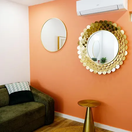 Old - Tiny House & Luxury Garden By Mymoradia