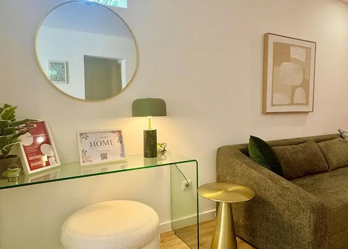 Daire Lili'S Garden Priv Terrace Two Flats Laundry By Mymoradia *