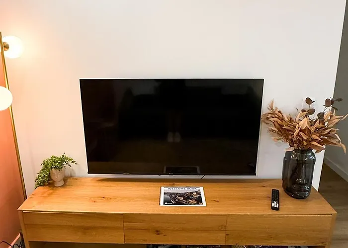 Lili's Garden Priv Terrace Two Flats Laundry By Mymoradia *